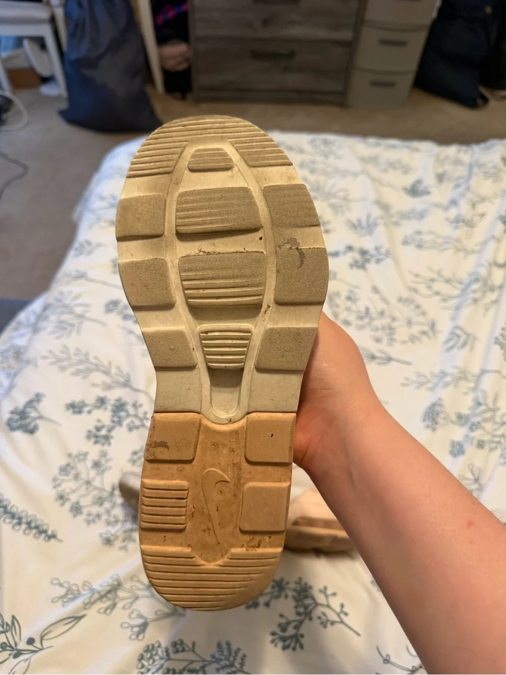 Nike Women’s Beige Peach Athletic Sneakers